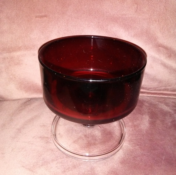 Vintage French MCM Glass Ruby Red Dessert Fruit Berry Footed Bowl Arcoroc France - Picture 3 of 4
